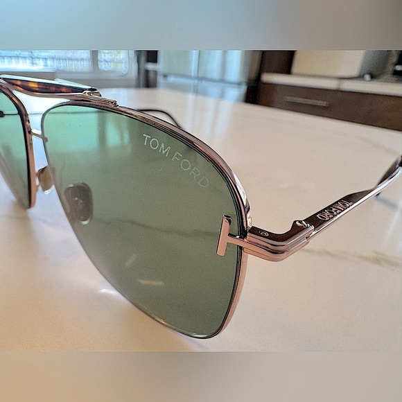 Tom Ford Aviators - Picture 5 of 6